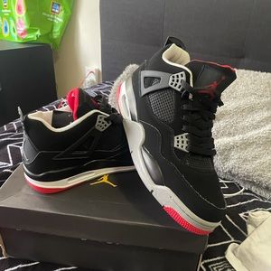 Jordan retro 4 Bred